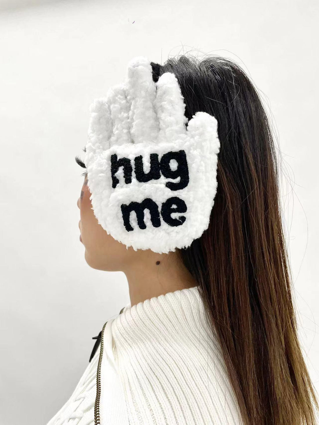 Hug Me Palm Lambskin Earmuffs - Keystreetwear